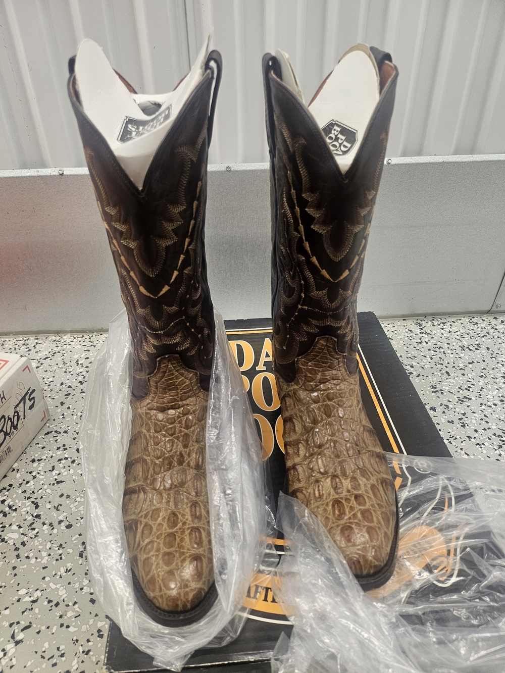 Dan Post Men's Brown Caiman Alligator-Print Western Boots 9.5 Men's